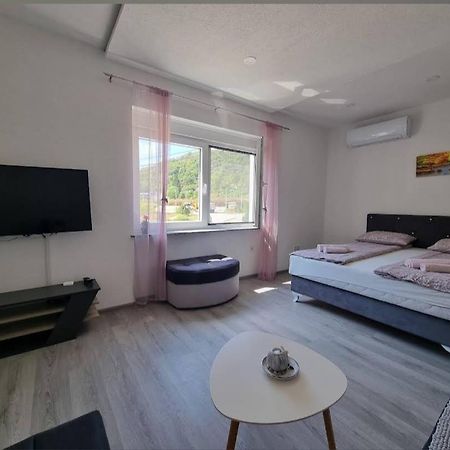 Apartman Edwin ヤイツェ エクステリア 写真