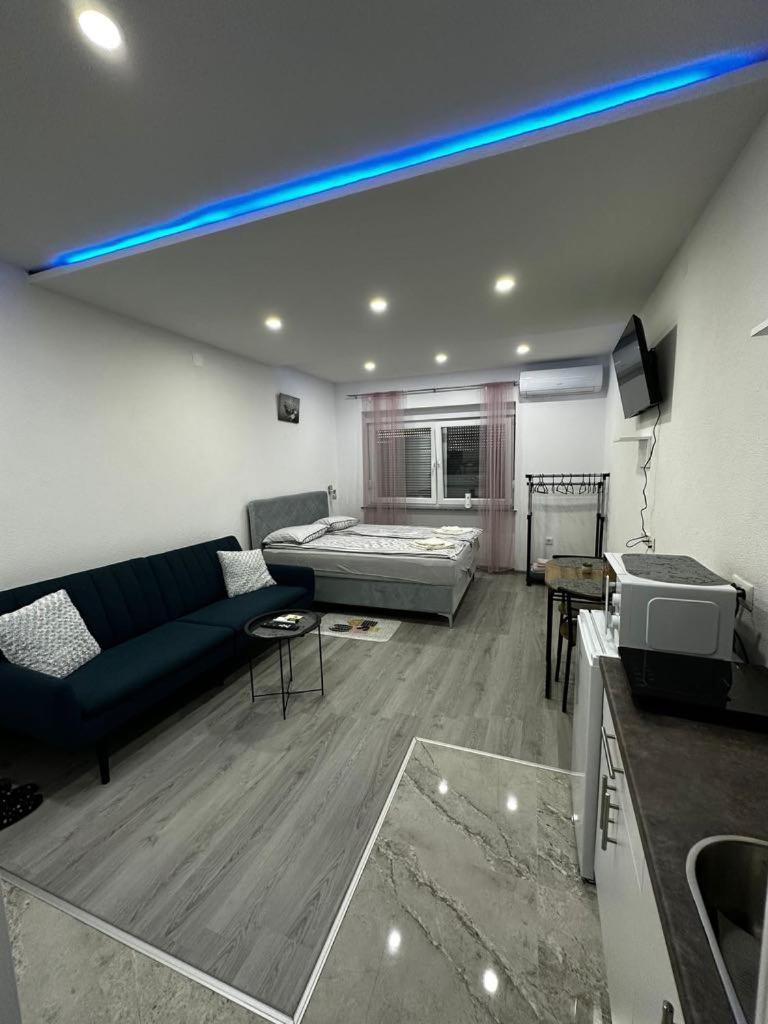Apartman Edwin ヤイツェ エクステリア 写真