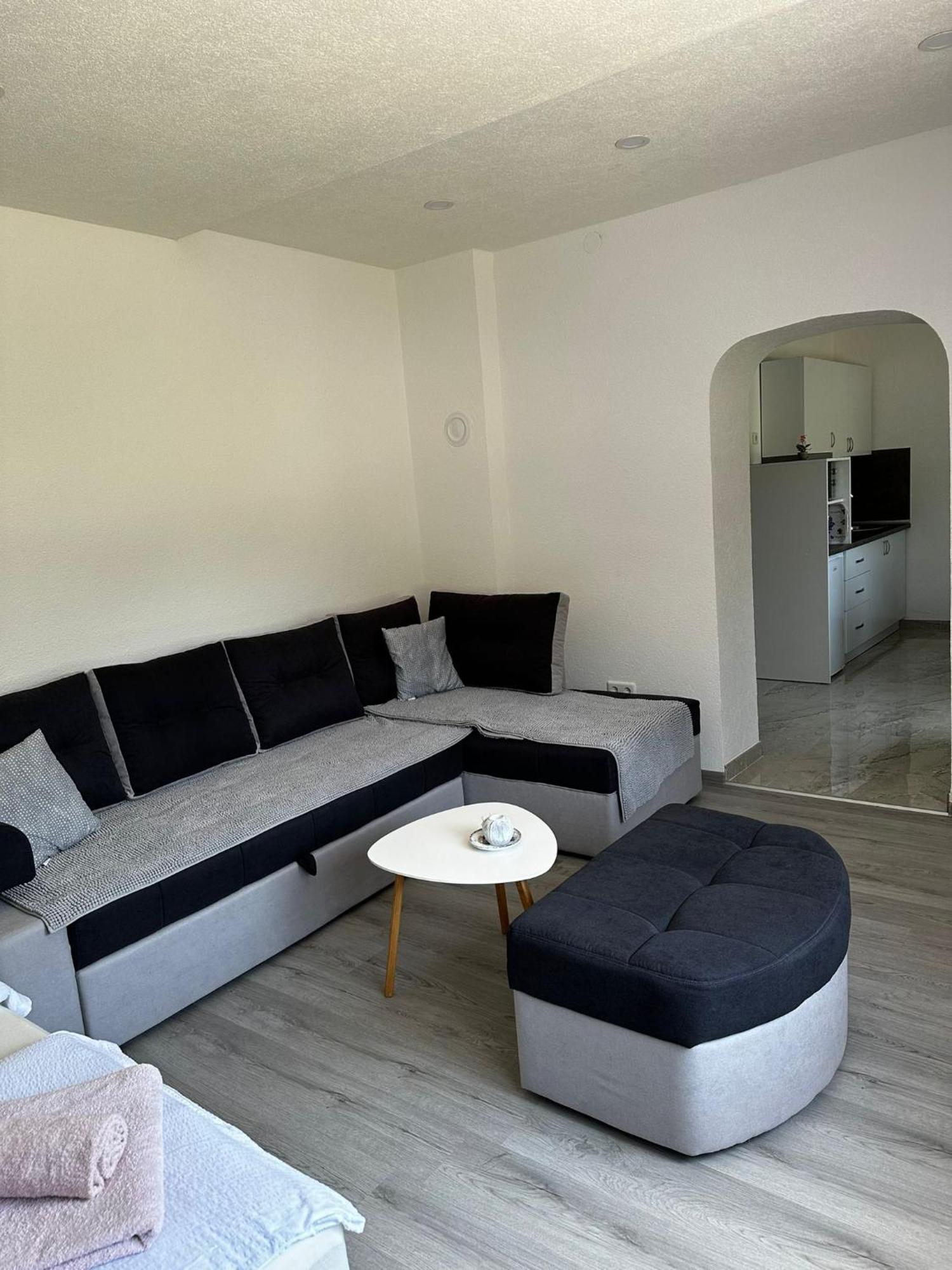 Apartman Edwin ヤイツェ エクステリア 写真